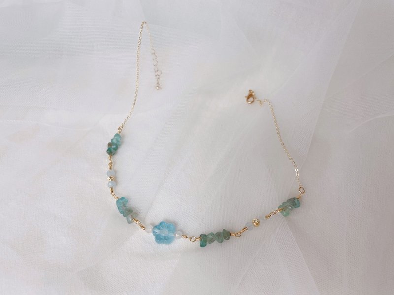 Vergiss mein nicht || Aquamarine phosphorus Stone blue flower necklace necklace - สร้อยคอ - คริสตัล สีน้ำเงิน