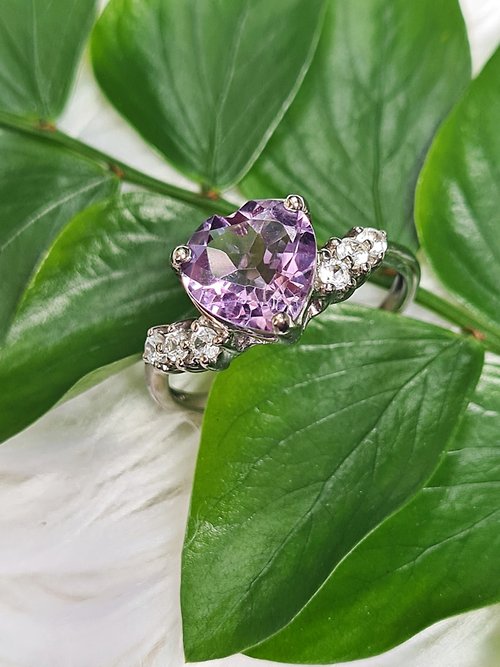 charissagemstone 天然心形紫水晶配天然白色鋯石銀鑲戒指