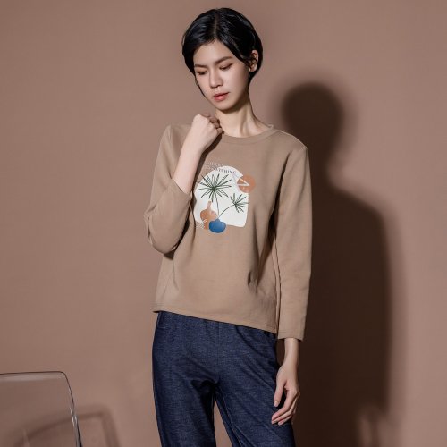 MEDUSA LADY 【MEDUSA】駝色花瓶燙圖長袖T恤(M-XL) | 女休閒上衣 長袖T恤
