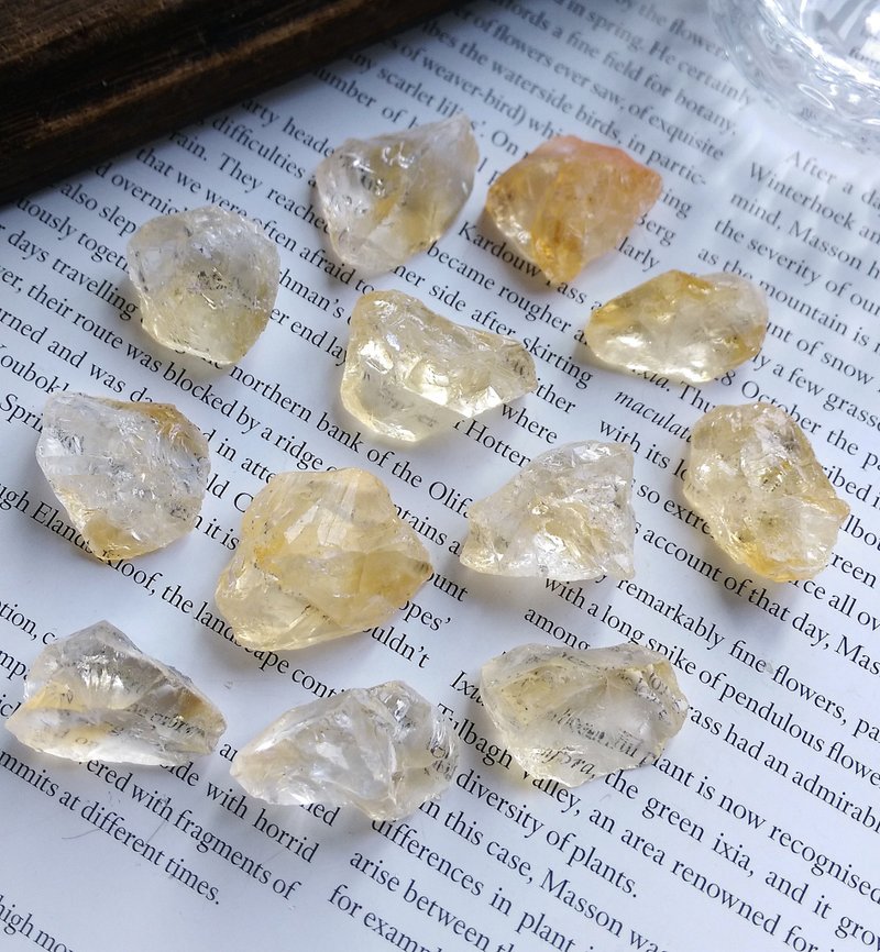 Citrine 巴西產地 黃阿賽斯特萊 黃水晶 天然小碎石  一組12顆 - 擺飾/家飾品 - 其他材質 