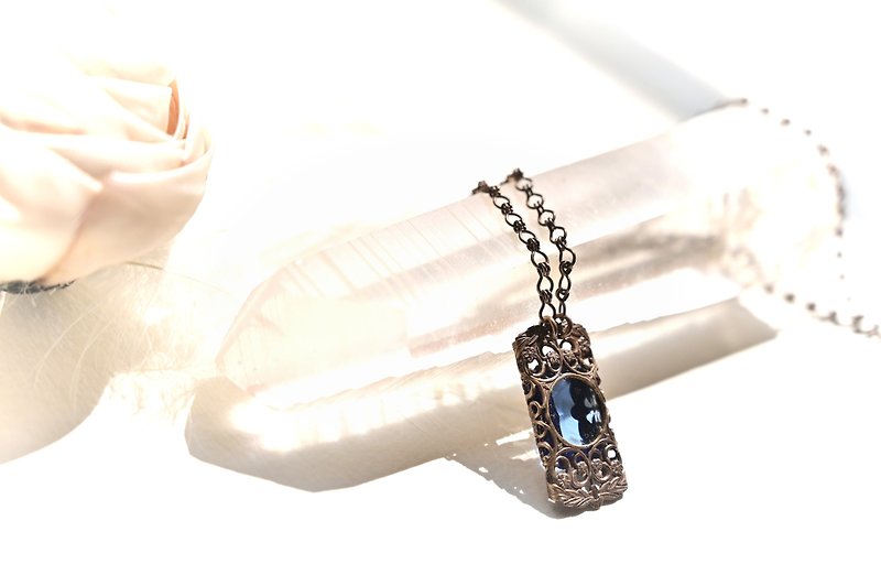 黃銅蕾絲藍水晶玻璃項鍊~歐式古風~手工~限量製作 - 項鍊 - 銅/黃銅 藍色