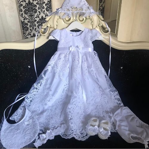 V.I.Angel White lace outfit for baby girl: dress, headband, bonnet, bib, panties, shoes.
