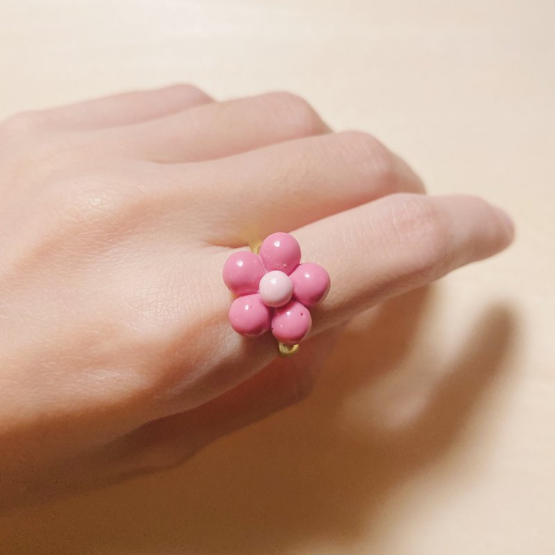 Retro dark pink saturated chubby flower contrast ring - General Rings - Resin Pink