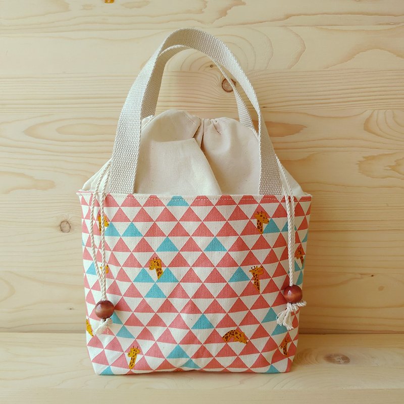 Triangle Giraffe_Pink Bundle Bag/Meal Bag - กระเป๋าถือ - ผ้าฝ้าย/ผ้าลินิน สึชมพู