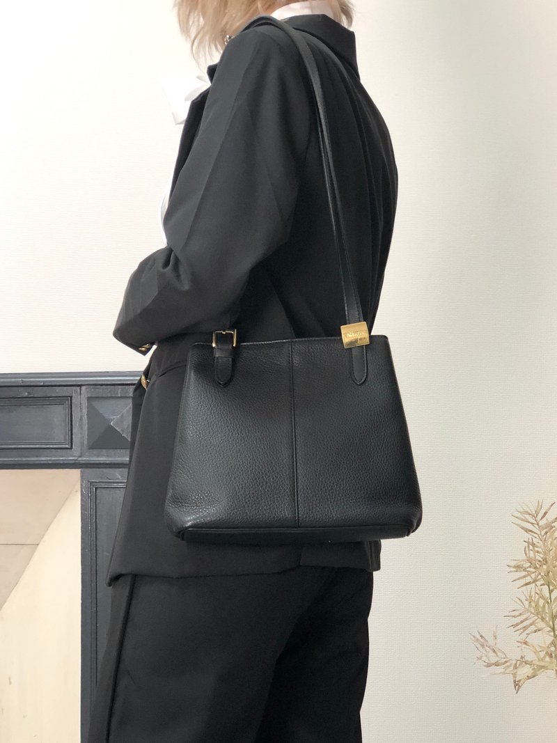 【 日本直送　名牌中古包 】BURBERRY バーバリー ショルダーバッグ ブラック ロゴ レザー vintage ヴィンテージ オールド vrug8v - 側背包/斜背包 - 真皮 黑色