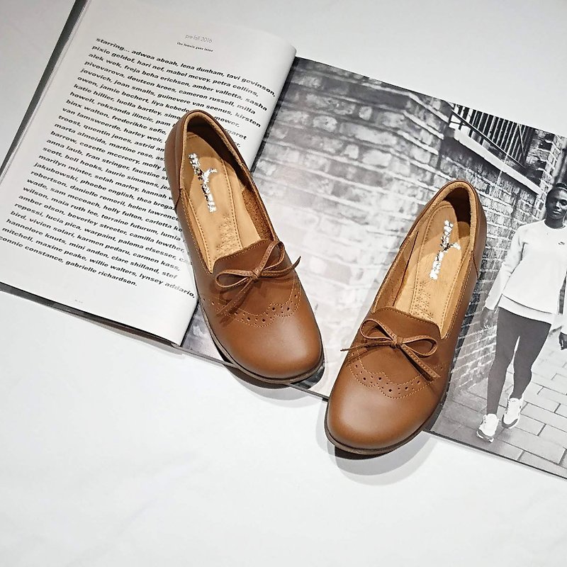 Out-of-print zero-size clearing petty bourgeoisie leather shoes wide last comfortable and easy to wear loafers carved bow - Women's Leather Shoes - Genuine Leather Brown