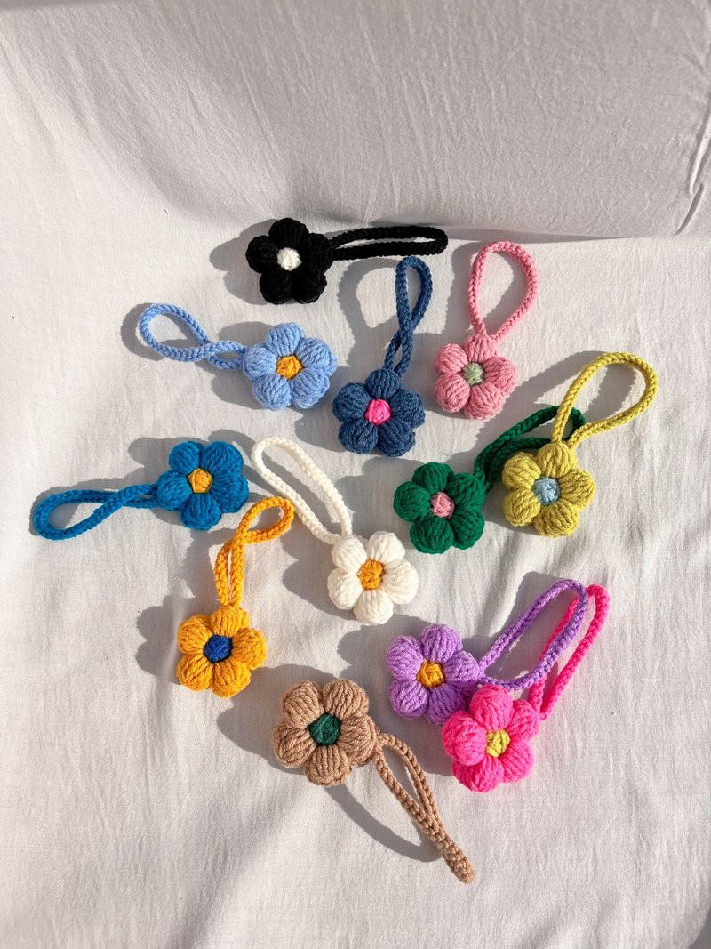 Puff 3D flower, Keychain, Bag Accessories, Crochet flower - 鑰匙圈/鑰匙包 - 其他材質 多色
