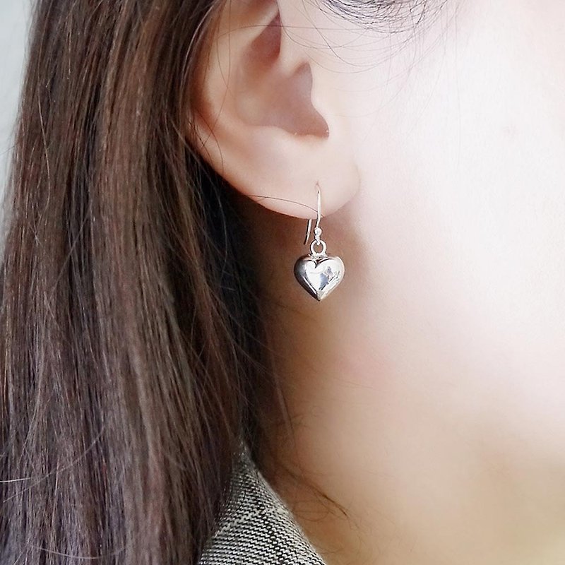 The only you love sterling silver earrings | Valentine's Day birthday gift 925 sterling silver heart-shaped dangling earrings - ต่างหู - เงินแท้ สีเงิน