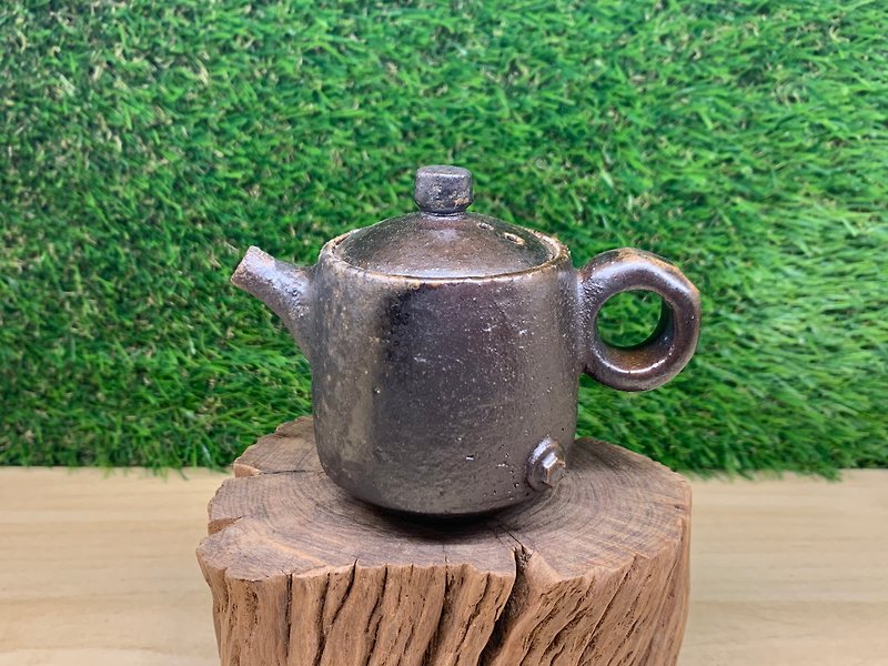螺釘造型個人壺 l 柴燒 - 茶壺/茶杯/茶具 - 陶 黑色