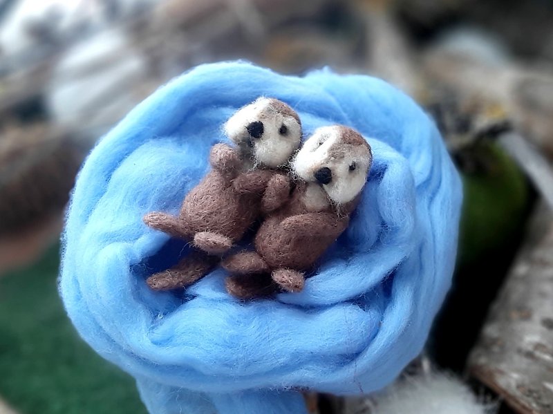 Little OTTER Needle felted miniatures animals Wool felt home decoretion Kaychain - 公仔模型 - 羊毛 