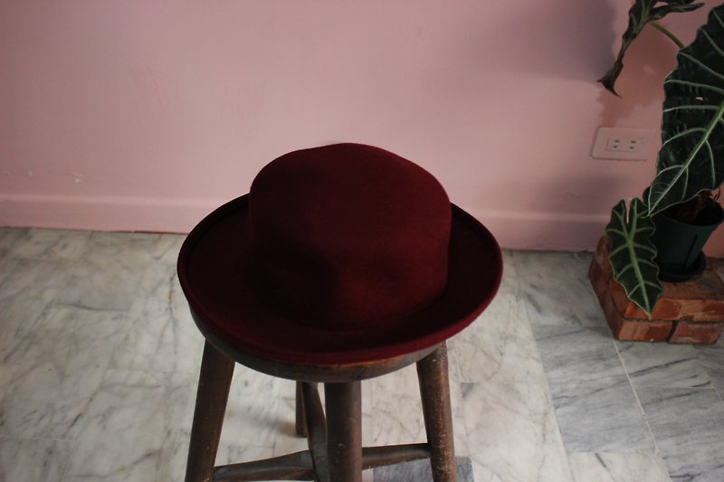 Vintage帽子(義大利製)酒紅色羊毛圓帽(情人節禮物) - 帽子 - 羊毛 紅色