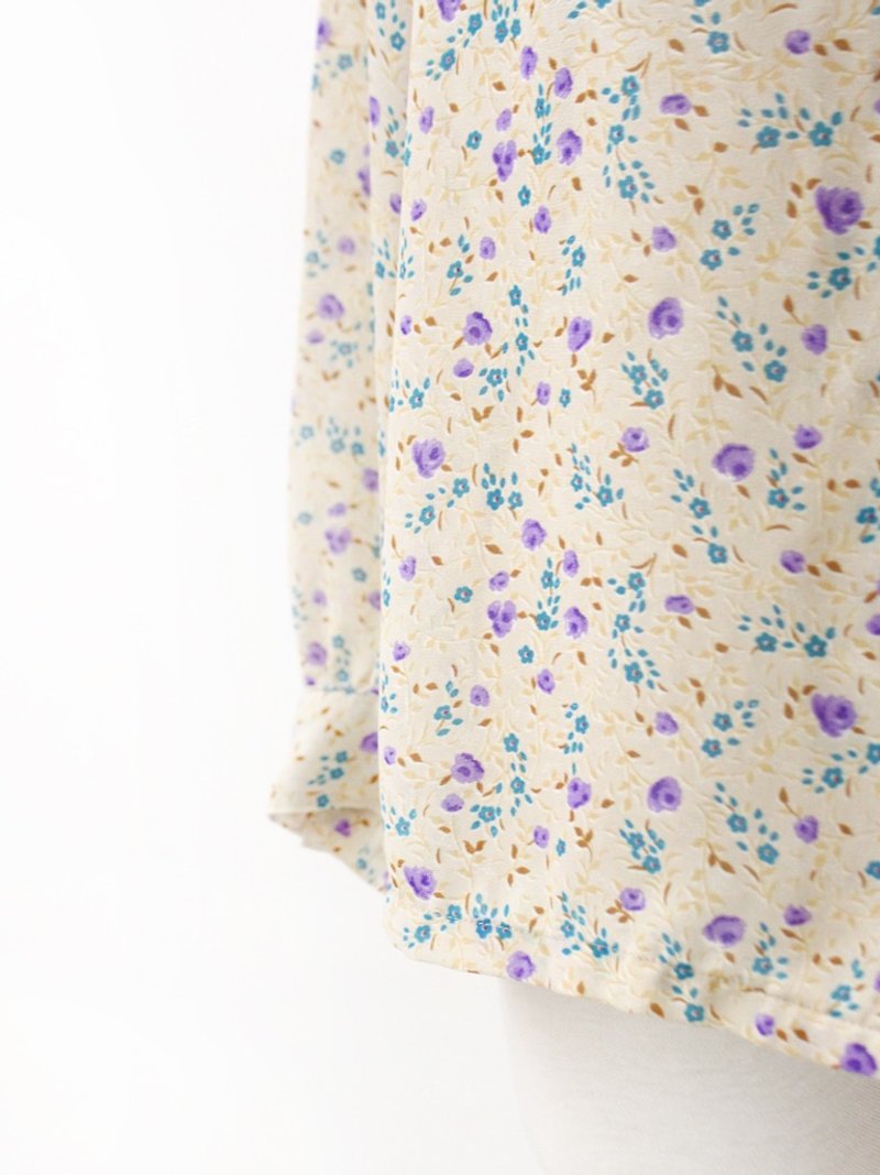 [Spring] RE0407T1859 fresh purple floral Kazimierz vintage shirt - เสื้อเชิ้ตผู้หญิง - เส้นใยสังเคราะห์ สีกากี