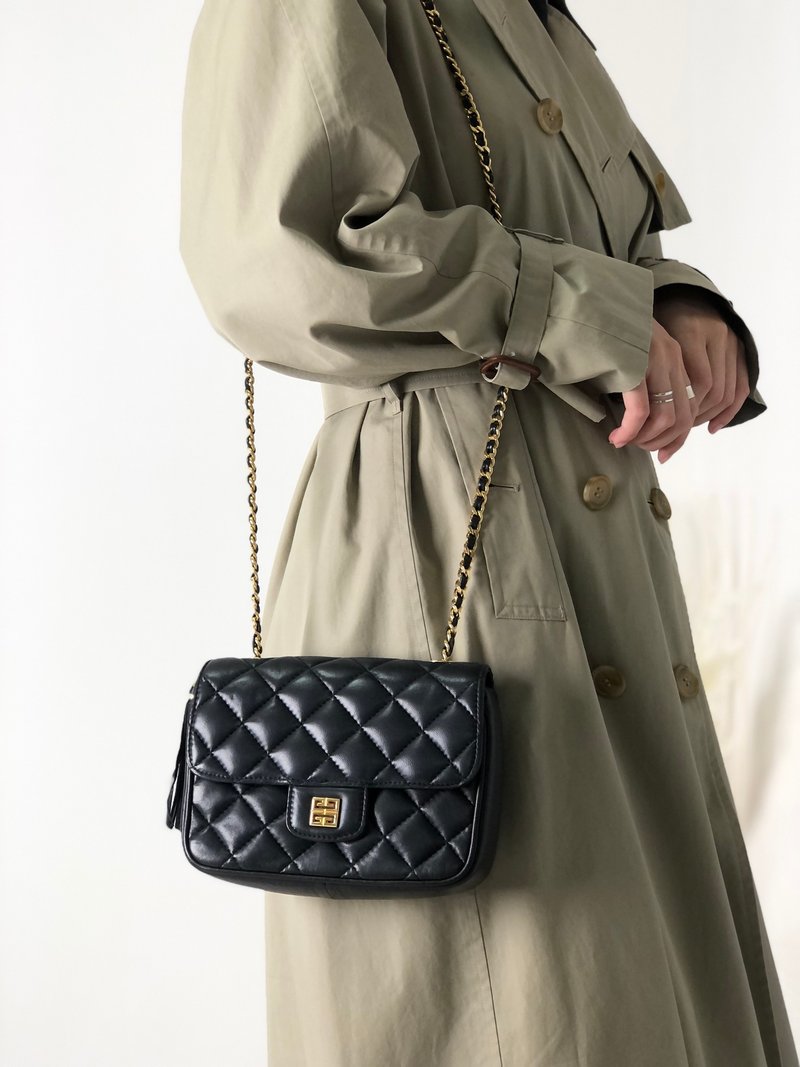 [Delivered directly from Japan, brand name used packaging] GIVENCHY Logo Leather Quilted Mini Bag Shoulder Bag Black vintage cygn3n - กระเป๋าแมสเซนเจอร์ - หนังแท้ สีดำ