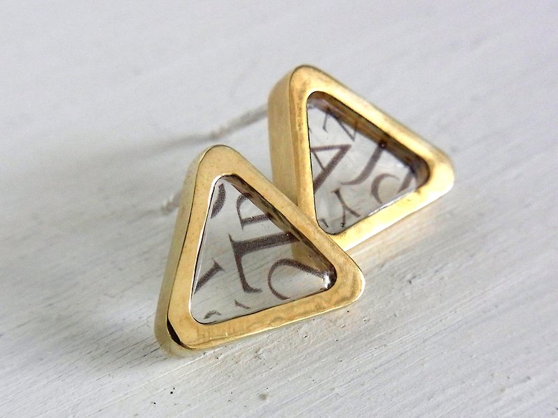 [Order production] Triangle resin earrings / brass - ต่างหู - โลหะ สีทอง