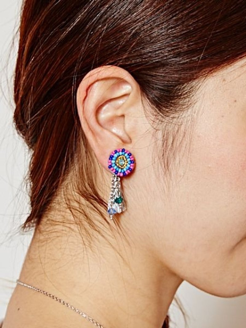 [Pre-order] ☼ ☼ circular beaded tassel earrings (two-color) - ต่างหู - โลหะ หลากหลายสี