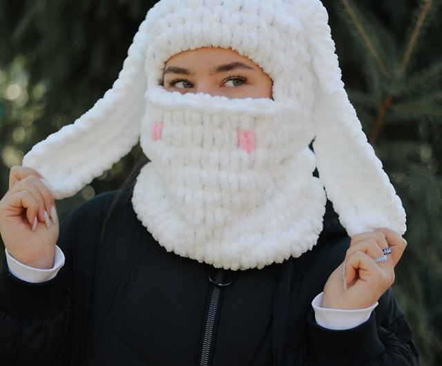 手編みの耳付き目出し帽 WHITE BUNNY 今年のウサギのシンボル ...