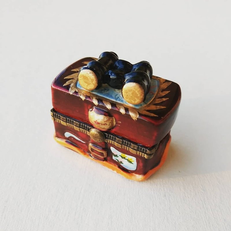 美國古董聖誕節吊飾－探險者寶藏箱 小珠寶收納盒 - 擺飾/家飾品 - 瓷 多色