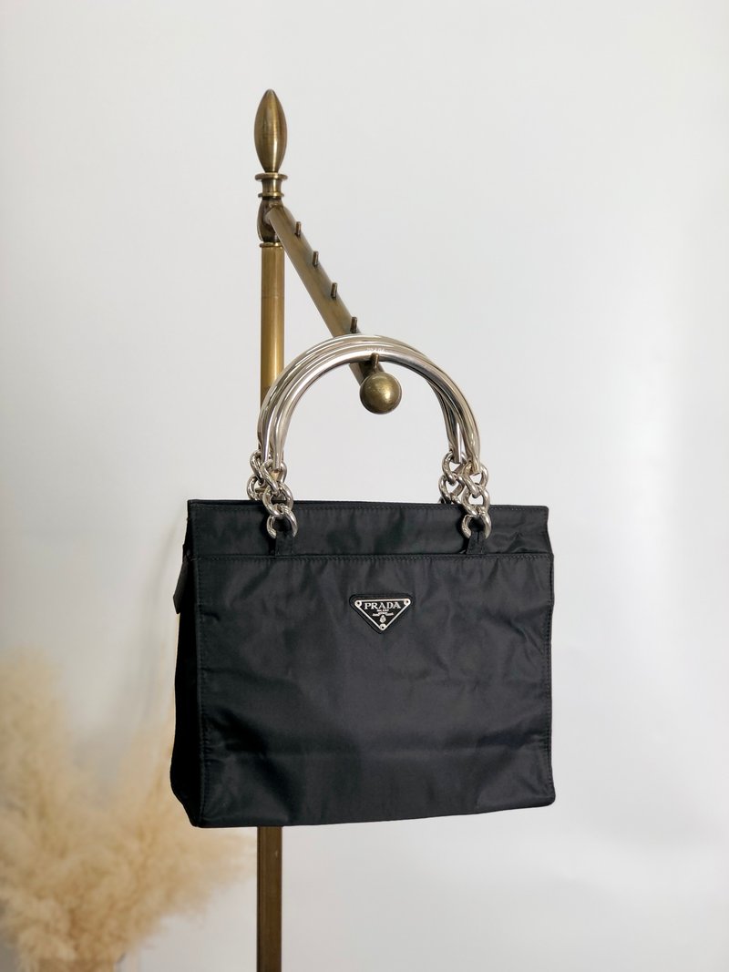 【 日本直送　名牌中古包 】PRADA プラダ ハンドバッグ ブラック シルバー トライアングルロゴ ナイロン メタルハンドル vintage  5usfgw - 手提包/手提袋 - 尼龍 黑色
