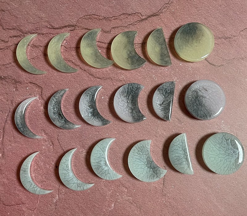 Crescent Moon Moon phase magnet - Magnets - Resin 