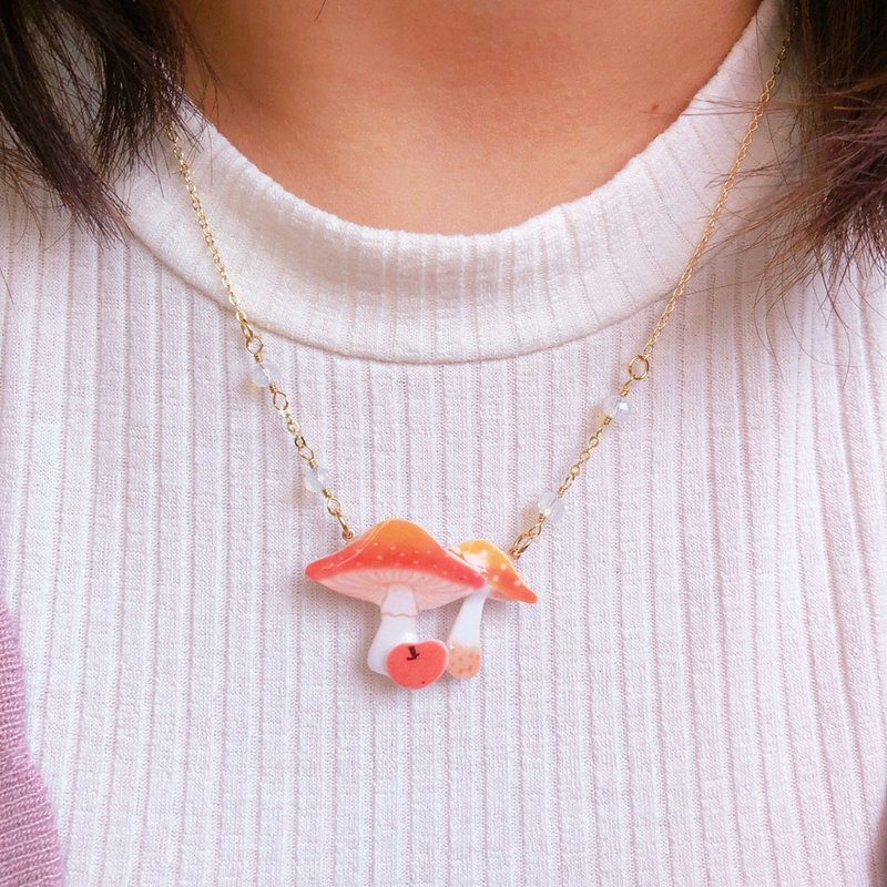 Autumn and winter new fashion small mushroom necklace - Necklaces - Resin 