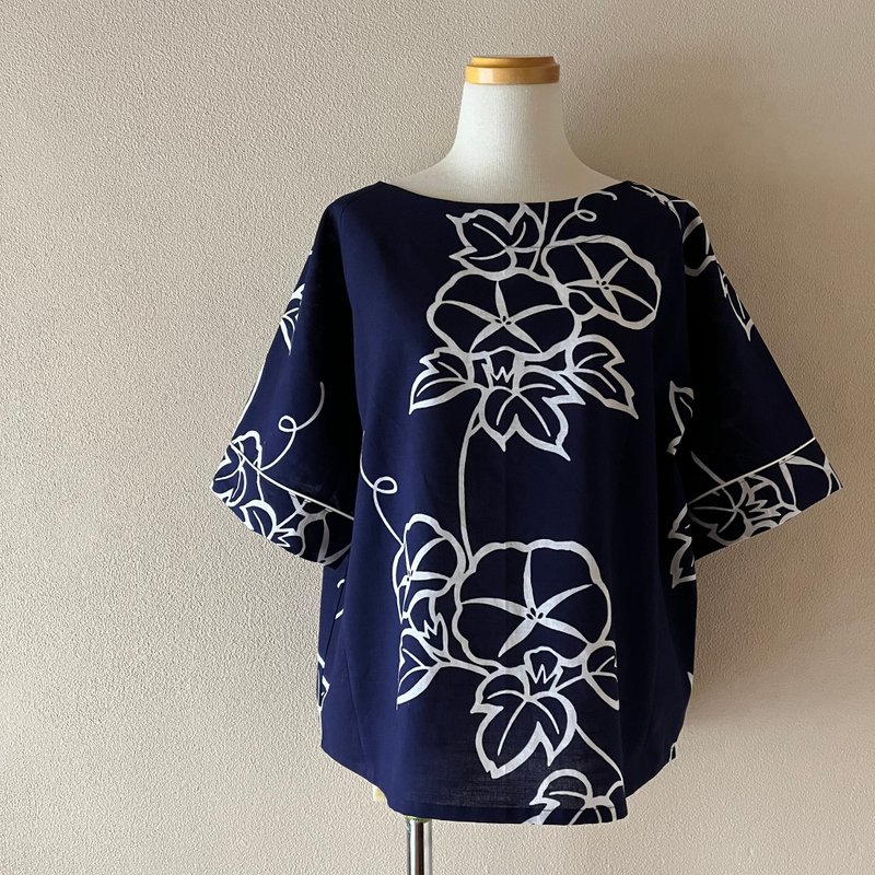 Yukata raglan sleeve blouse, morning glory, navy blue. Made to order. - Women's Shirts - Cotton & Hemp Blue