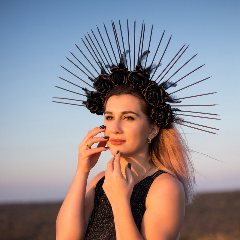 Gothic halo crown Black flower Dark goddess headpiece Black wedding bridal tiara - Hair Accessories - Other Materials Black