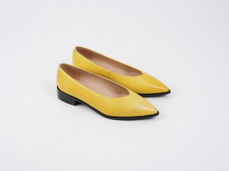 lise V領尖頭鞋 - 奶油黃 - 娃娃鞋/平底鞋 - 真皮 黃色