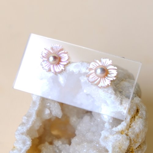 ALYSSA & JAMES -鎮店之寶- 可拆式 粉紫色 淡水珍珠 櫻花貝母 耳環 E347