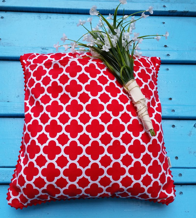 Nordic double pink, red flower vs red geometric pattern purple, red small fur ball pillow pillow - หมอน - วัสดุอื่นๆ สีแดง