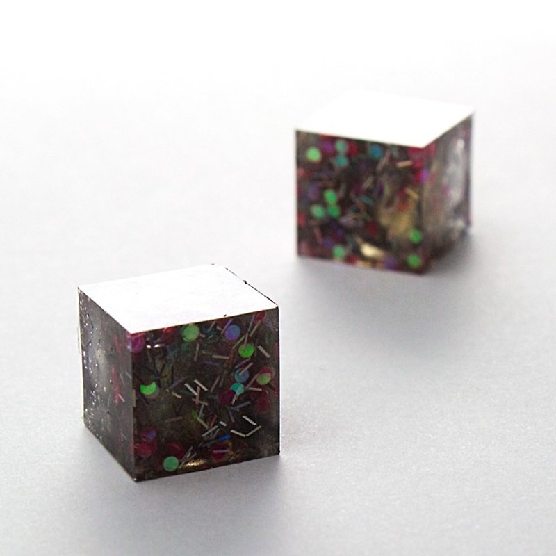 Cube Pierce (factory night view) - Earrings & Clip-ons - Other Materials Black
