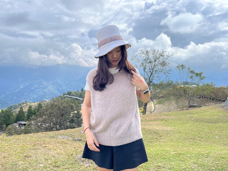 手作背心。粉膚色+淺灰。圓領寬鬆包袖中長版背心。高檔線材編織 - 背心/無袖上衣 - 羊毛 