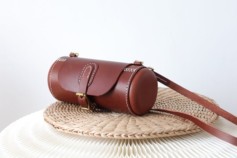 【客订版】疗愈胶囊包手工真皮圆桶包腰鼓包女包单肩斜挎包 - 側背包/斜背包 - 真皮 咖啡色