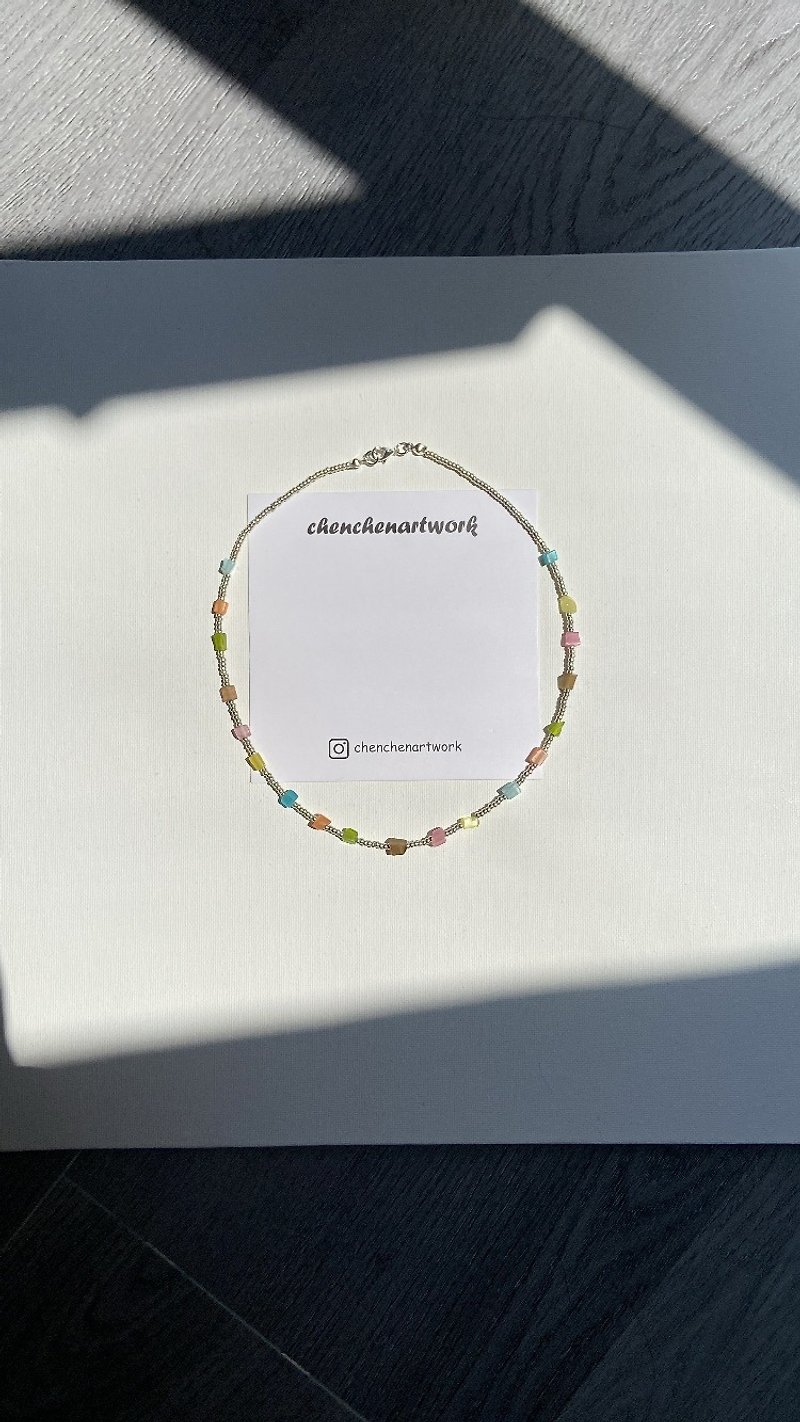 Macaron colorful Stone beaded necklace handmade necklace - สร้อยคอ - วัสดุอื่นๆ หลากหลายสี