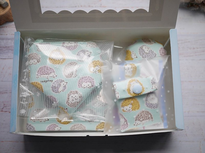 Mi Yueギフトボックスなめらかタオルステレオおしゃぶりバッグ平和のシンボルバッグライトブルーハリネズミ - 出産祝い用贈物 - コットン・麻 ブルー