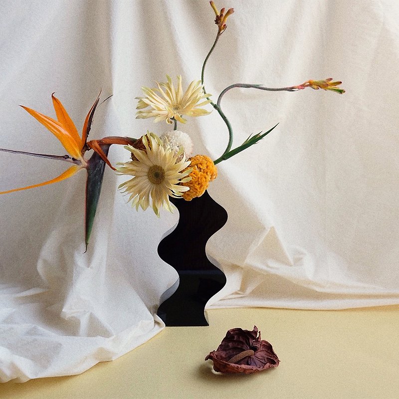Acrylic Pottery & Ceramics Black - UNLESS Endless Curve Bauhaus Aesthetic Vase Modern Art Atmosphere Flower Vase Handmade