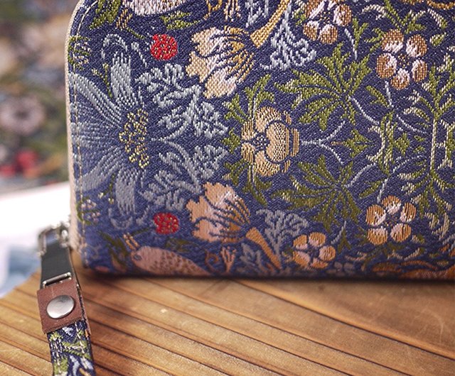 福財布】西陣織金襴。ウィリアム・モリスの「いちご泥棒」。布ロング