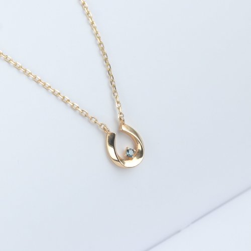 CHARIS GRACE 18K Blue Diamond Horse's Hoof Necklace 藍鑽石馬蹄項鍊