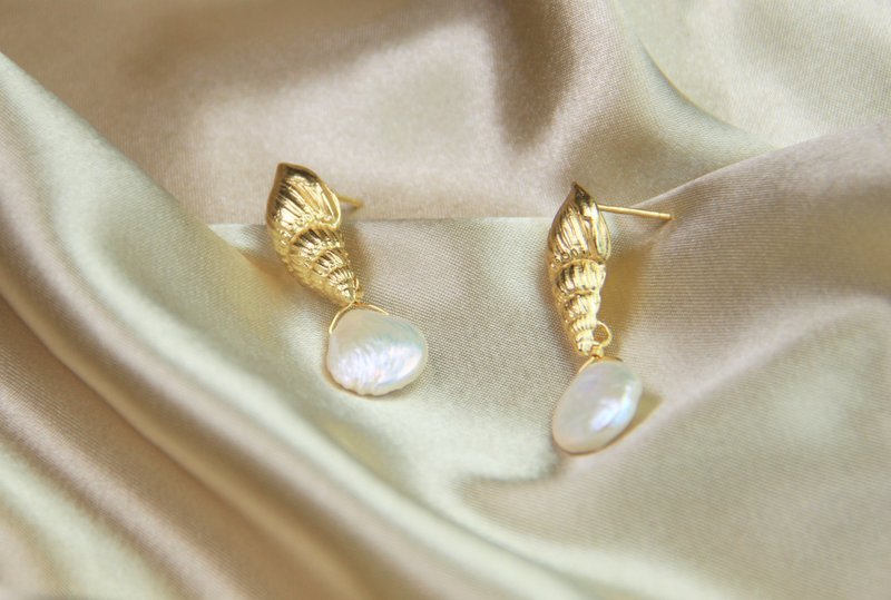 Realistic Shell Series / Large Conch-Deformed Pearl Earrings / Silver Gifts - Earrings & Clip-ons - Other Metals Silver