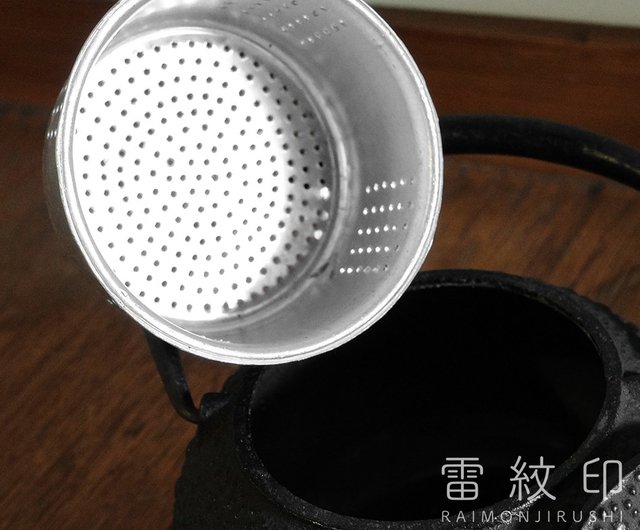 ＵＳＥＤ品 南部岩鋳造　捻鉉　１５型　東雲亀甲　南部鉄瓶　南部鉄器　鉄瓶 南部鉄器 鉄瓶 18型小槌亀甲 11004 Shinwadenki