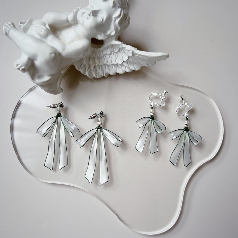 Lost in Paris Green French Bow Resin Earrings - ต่างหู - เรซิน สีเขียว