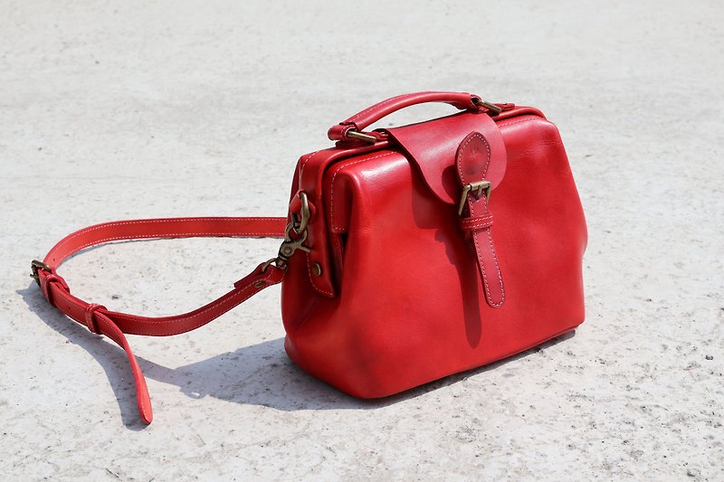 [Customized name] Shoulder and portable doctor bag/red graduation season - กระเป๋าเอกสาร - หนังแท้ สีแดง