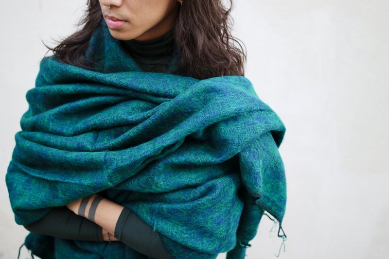 尼泊爾混織毛毯 混色孔雀 - 圍巾/披肩 - 棉．麻 綠色