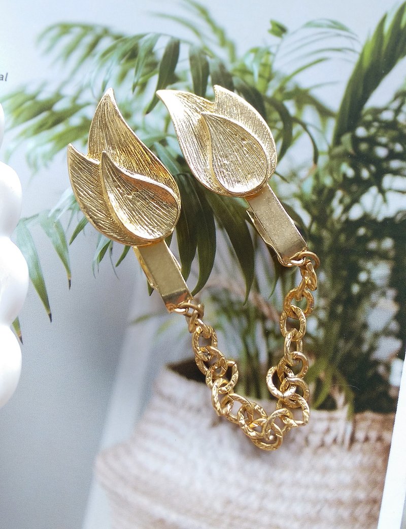 【西洋古董飾品】SWEATER CLIPS 金色調 對稱花瓣 毛衣夾 老衣夾 - 其他 - 其他金屬 金色