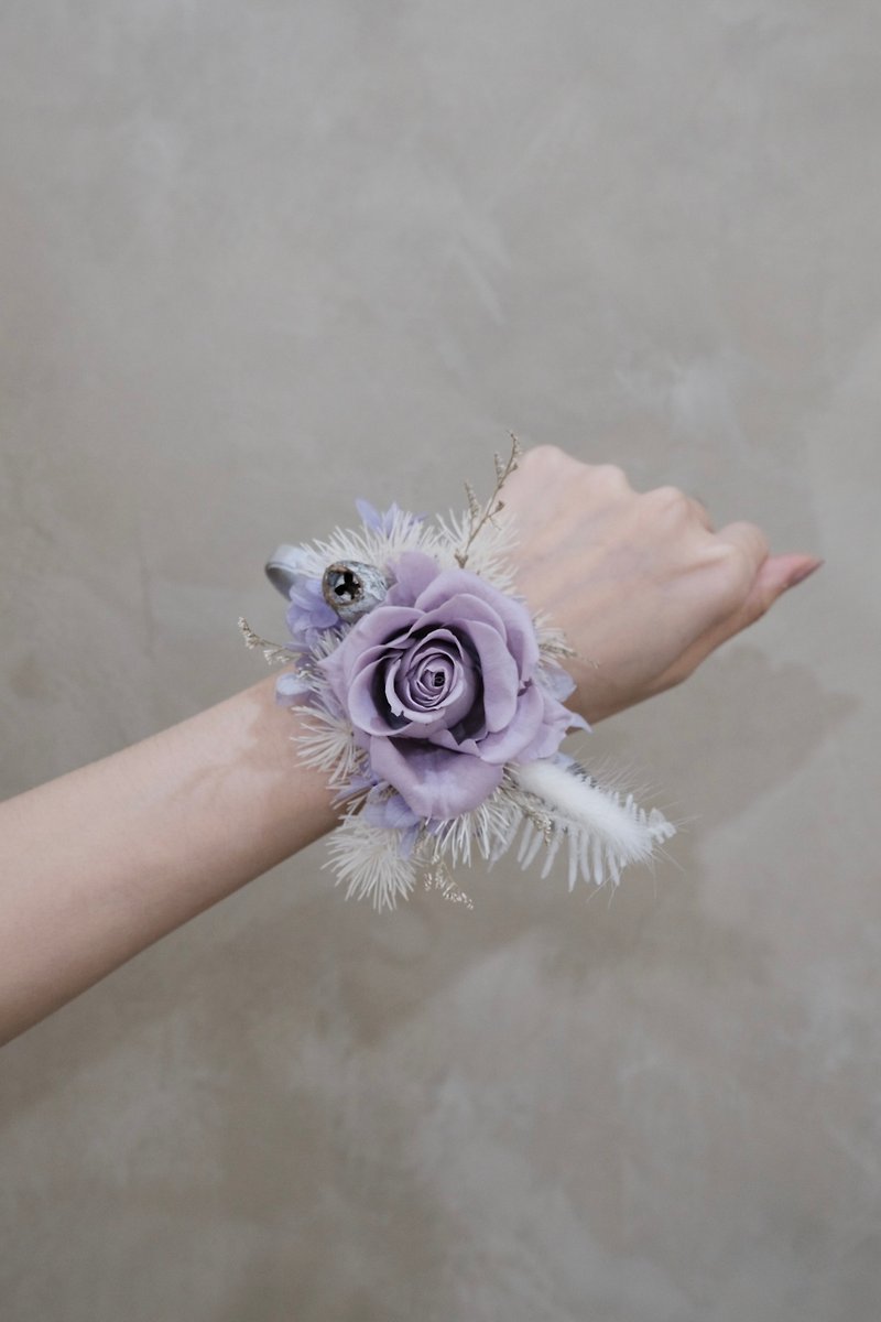 Bride / Bridesmaid Wrist Flower [Purple Smoke] - Wedding / Immortal Flower - เข็มกลัด/ข้อมือดอกไม้ - พืช/ดอกไม้ สีม่วง