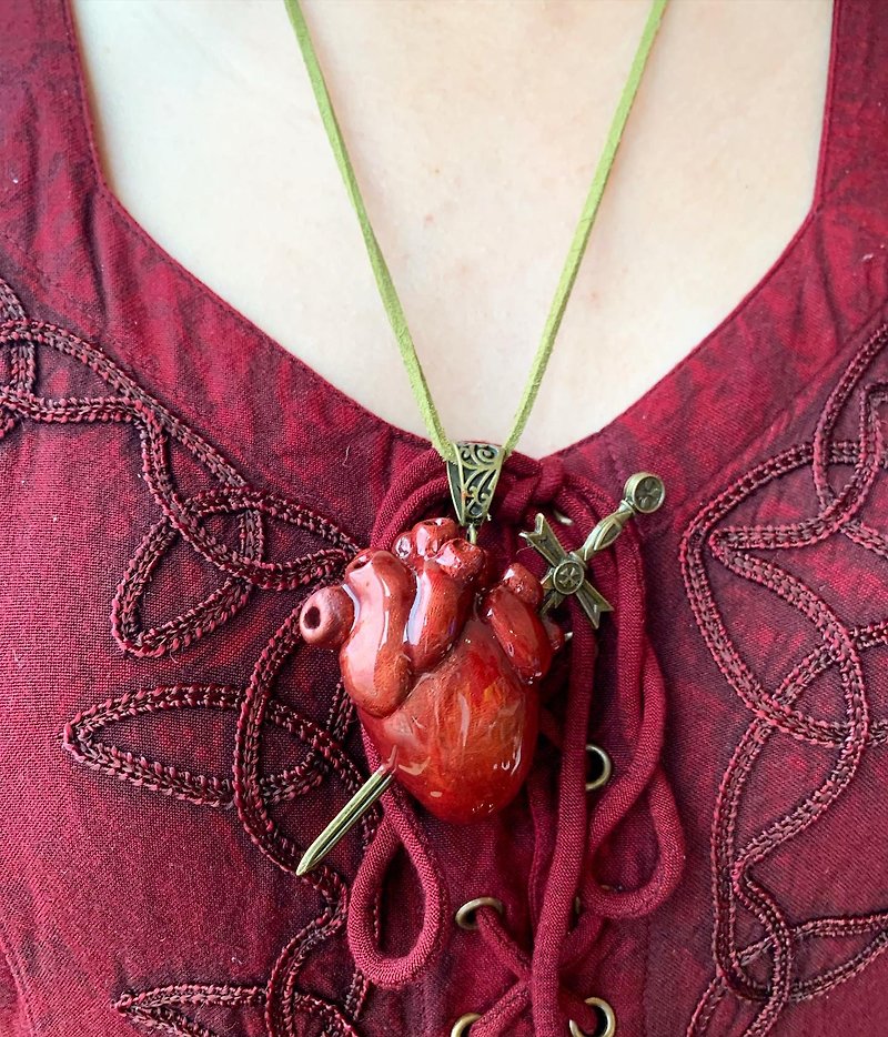 Anatomical Polymer clay heart necklace handmade Three of swords heartbreaking - สร้อยคอ - วัสดุอื่นๆ สีแดง