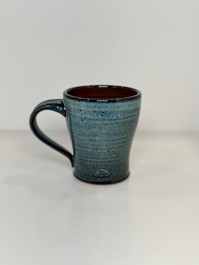 HEITO POTTERY Blue Gold Red Earthenware Mug - Mugs - Pottery Multicolor
