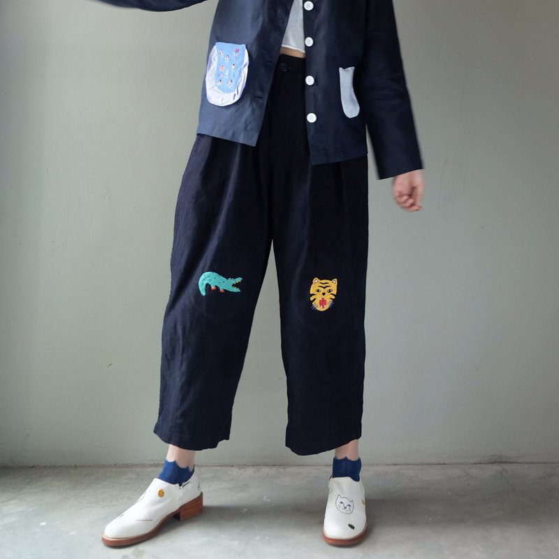 Tiger meets Crocodile Wide Leg Corduroy Pants - Navy Blue - 女長褲 - 棉．麻 藍色
