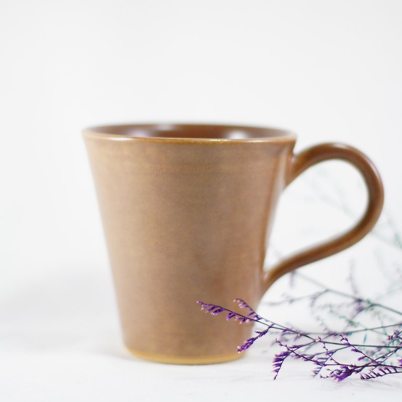 (Exhibit) Brown mug, coffee cup, tea cup, water cup-about 160ml - แก้วมัค/แก้วกาแฟ - ดินเผา สีกากี