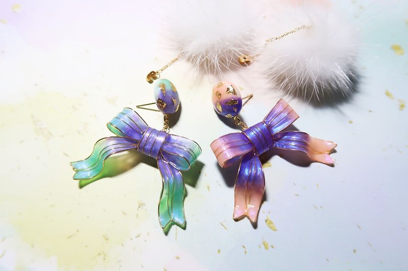 Miss Paranoid Miss Paranoid Gradient Bow and Fur Ball Resin Earrings 925 Silver Needles - Earrings & Clip-ons - Resin Multicolor