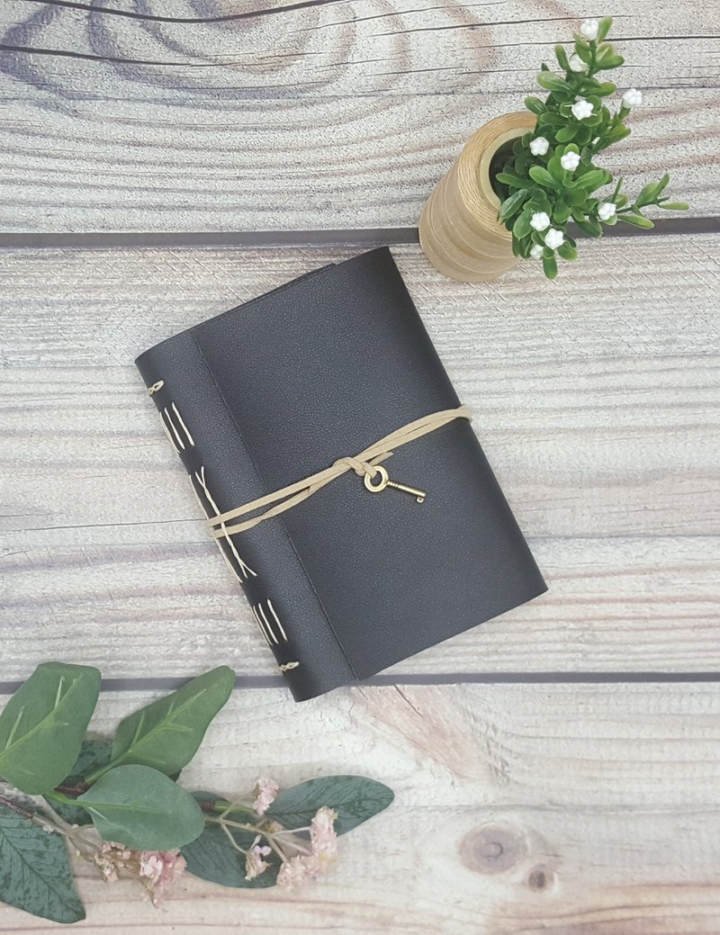 Mixed Stitching Style Journal - Midnight Black with Velvet Cord - สมุดบันทึก/สมุดปฏิทิน - หนังเทียม 